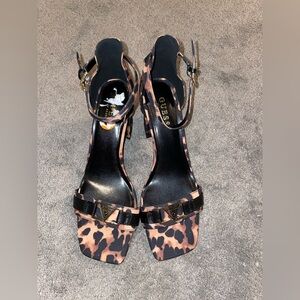 NWOT Guess Cheetah Print Block Heels Size 11